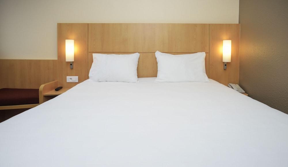 Hotel Ibis Nemours Exterior foto